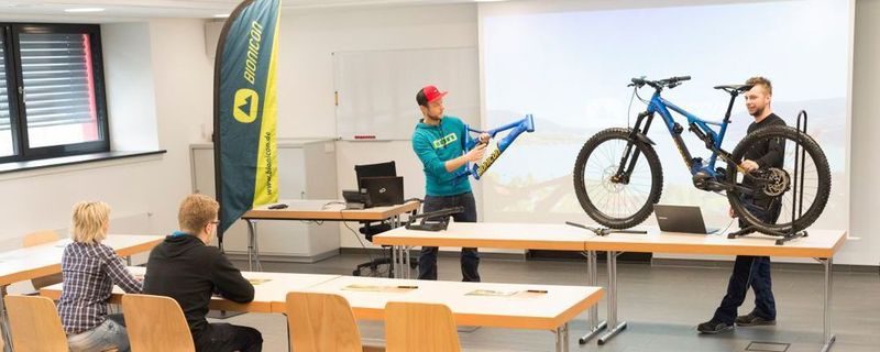 Die modernen Räumlichkeiten bieten besonders viel Platz für informative Produktschulungen.
