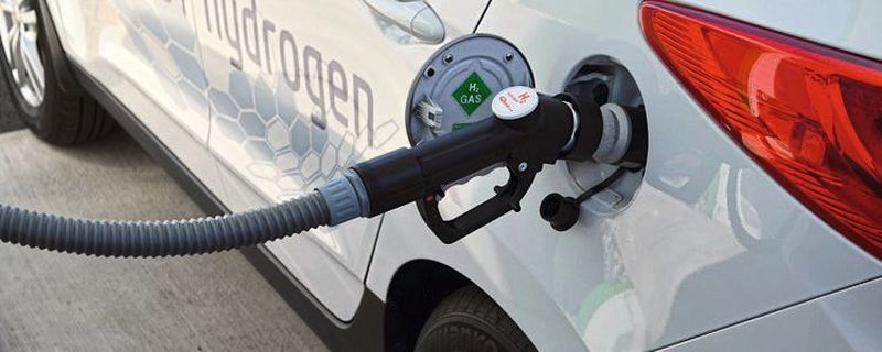 Wasserstoff tanken ist fast so einfach wie Diesel oder Benzin nachfüllen.