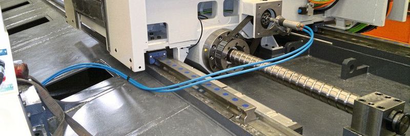 Anwendungsbeispiel Portalfräsmaschine mit Kugelgewindetrieb von Kammerer