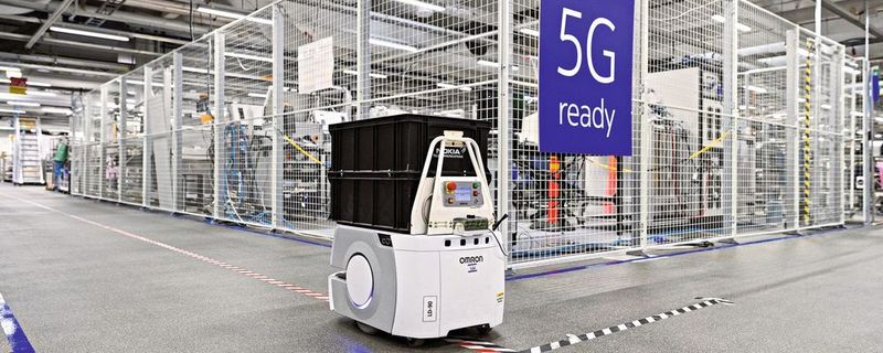 „Automated Guided Vehicles“ sind eine Anwendungsmöglichkeit von 5G. In sogenannten Campus-Netzwerken lassen sich alle Vorteile des Mobilfunkstandards nutzen.