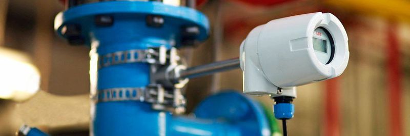 Der nicht-invasive Temperatursensor Nitemp bietet eine einfachere und sichere Methode zur Messung der Prozesstemperatur: weder das Herunterfahren der Anlage, noch die Öffnung des Prozesses oder die Installation eines Schutzrohrs sind dafür notwendig.