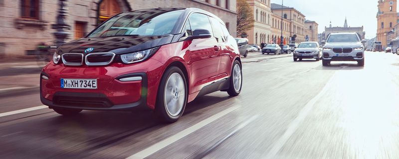 Die BMW Group und Jaguar Land Rover teilen künftig ihr Wissen in Sachen Elektromobilität, um gemeinsam elektrische Antriebssysteme zu entwickeln.