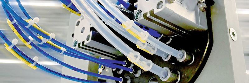 Die Multikupplung des Schnellwechselsystems SWS dient dem schnellen Wechsel von elektrostatischen Hochrotationszerstäubern an Robotern und Lackierautomaten.
