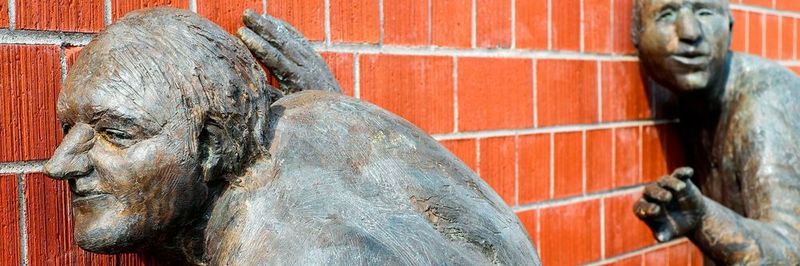 IT-Infrastrukturen durch Sollbruchtstellen gezielt zu schwächen, weil Behörden