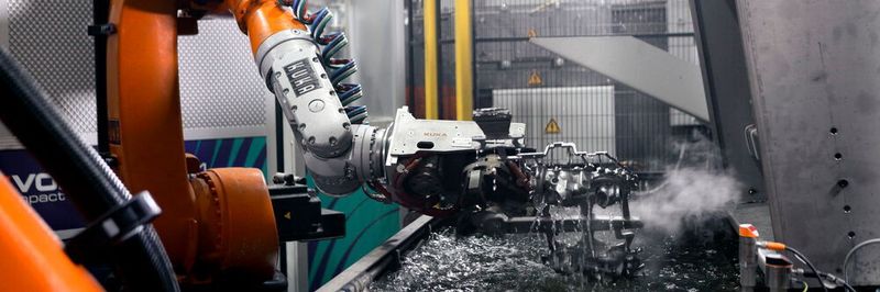 The Kuka Foundry robots feature heat, corrosion, alkali and acid resistant paintwork.