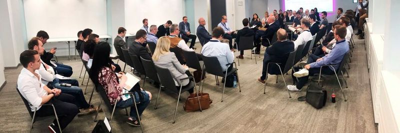 Die Masterclass zum Thema "IoT: Plattformökonomie und die Herausforderungen für die deutsche Wirtschaft" unter Leitung von Dr. Martin Schössler.
