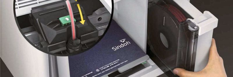 Der 3DFF-222 von Mimaki verarbeitet PLA-Filament.