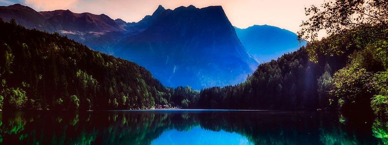Berge und Seen - das kennen alle Östrreich-Touristen. Doch Wasserkarft kann auch nachhaltig Datacenter antreiben. Grund genug für Riesenrechenzentren?