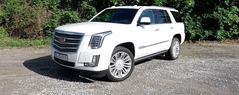 Der Cadillac Escalade ist der Inbegriff eines amerikanischen SUVs: groß, kraftvoll und luxuriös.