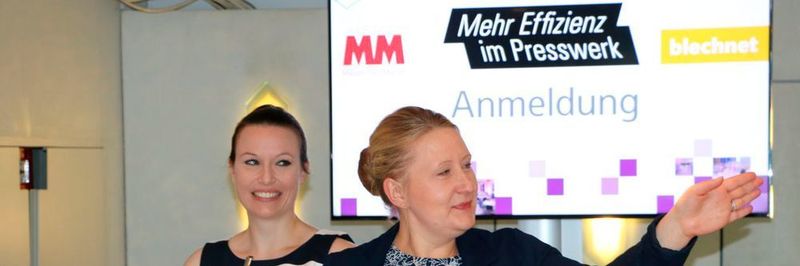 Frauke Finus (links, leitende Redakteurin der Blechnet, Vogel Communications Group) und Nicole Sensche (Event-Projektleitung, Vogel Communications Group) begrüßten morgens die Teilnehmer in Sindelfingen.