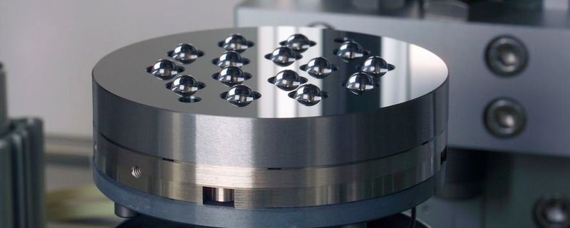Aixtooling entwickelt Presswerkzeuge für Präzisionsblankpressen.