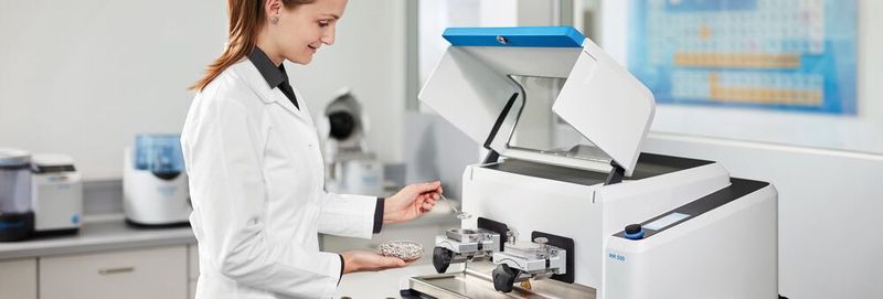 Abb. 1: Die neue Schwingmühle MM 500 von Retsch