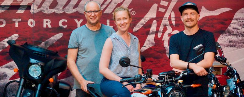 Das Team von Indian by Geiger Cars (v.li.:) Karl Geiger, Jaqueline Geiger und Sebastan Neumann.