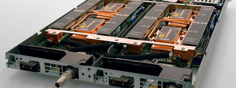 Das „Lenovo Think System 6SD50“ ist die Basis für etwa für den Supercomputer „SuperMUC-NG“ des Leibniz Rechenzentrums in München, ein Standard-Server, der allerdings mit Wasserkühlung arbeitet.