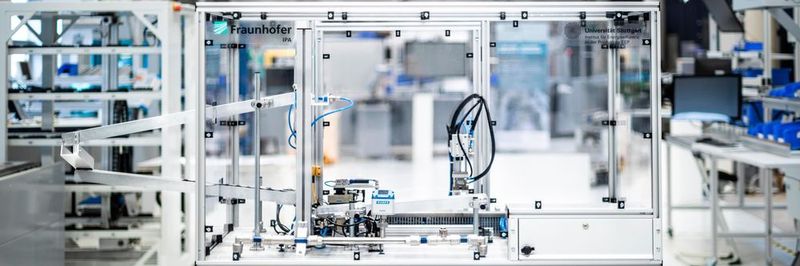 Mit Künstlicher Intelligenz wollen Forscher vom Fraunhofer IPA undichte Stellen in Druckluftanlagen ermitteln. Dazu haben sie diese Demonstrationsanlage aufgebaut.