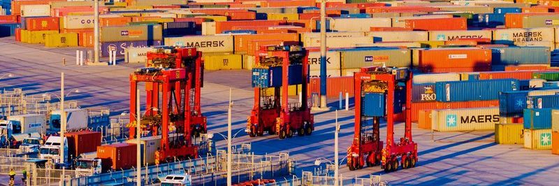Mit dem Ziel, Möglichkeiten zur weiteren Automatisierung der Hafenlogistik auszuloten, will Kalmar zusammen mit dem Netzwerkausrüster Nokia und dem Netzbetreiber Ukkoverkot ein 5G-fähiges privates LTE-Testnetz aufbauen.