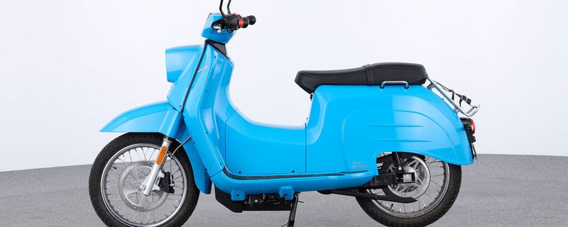Testsieger beim ADAC, allerdings kein Schnäppchen: Der Schwalbe-Roller von Govecs kostet mindestens 5.400 Euro.