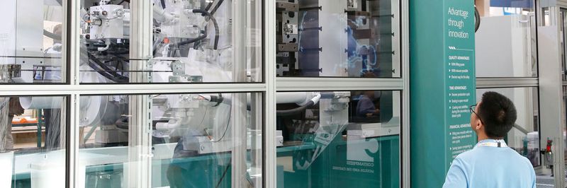 Its dimensions alone (9.30 meters long, 3.80 meters wide, 6 meters high) make it clear that it was not only the transport of the DuoCast 900 that was particularly costly.
