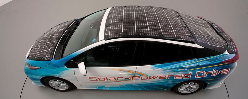 Toyota rüstet den Prius PHEV mit leistungsstarken Solarpanels aus.