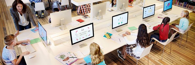 Fünf Milliarden Euro stellt der Bund den deutschen Schulen für die Digitalisierung in den nächsten fünf Jahren bereit. Wer Fördergelder will muss in Sachen IT-Planung jedoch einiges beachten.