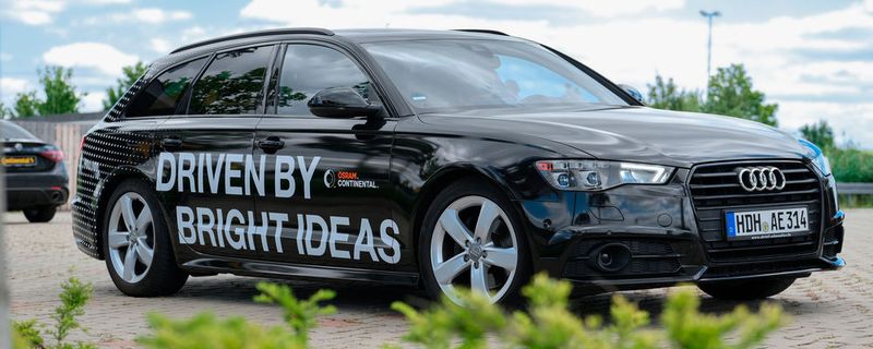 Das Joint-Venture Osram Continental hat einen Frontscheinwerfer mit Matrix-LED-Technik und Laserfernlicht entwickelt.
