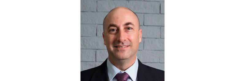 Eitan Kirshenboim, Marketingdirektor von ERM Advanced Telematics: „Wir haben eine Strategie entwickelt, die Technologie der vernetzten Fahrzeuge mit der Güterüberwachung zu verbinden und eine Schnittstelle dazwischen anzubieten."