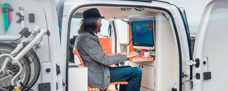 Das Auto als Büro? In Japan macht dieses Phänomen gerade Carsharing-Diensten zu schaffen.