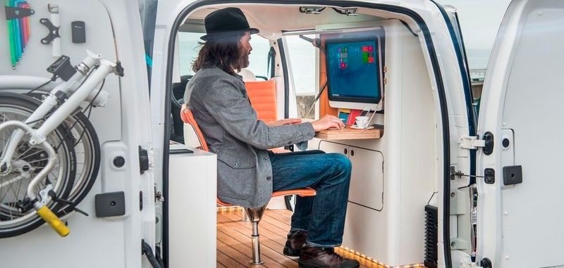 Der Auto als Büro? In Japan macht dieses Phänomen gerade Carsharing-Diensten zu schaffen.