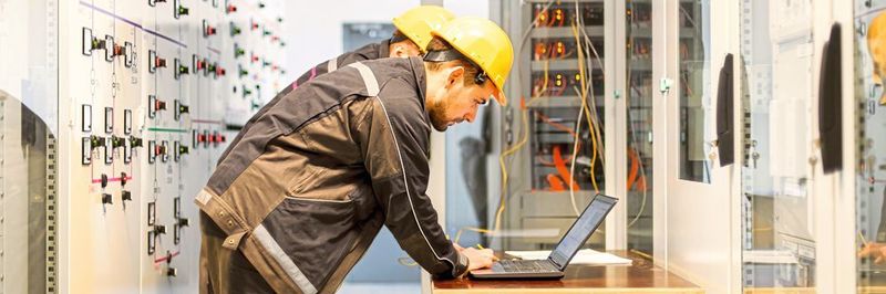 Wie muss man handeln, dass zukünftige Maschinenausfälle nicht eintreten? Prescriptive Maintenance liefert die notwendigen Infos.