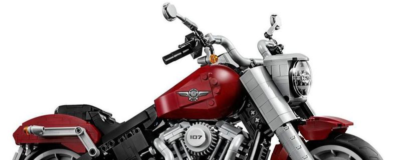 Zu den typischen Merkmalen des Mini-Kult-Motorrades zählen unter anderem der tropfenförmige Tank, die Scheibenräder sowie der integrierte Tacho.