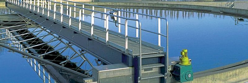 Mit seinen Pumpenreinigungsfunktionen sorgt der Frequenzumrichter ACQ580 für einen sicheren Abwasserabfluss beispielsweise in Abwasseraufbereitungsanlagen.