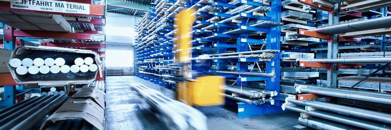 Über eine umfassende Omnichannel-Architektur haben 250.000 Kunden von Thyssenkrupp Materials Services weltweit kanalübergreifend Zugriff auf mehr als 150.000 Produkte und Services rund um die Uhr.
