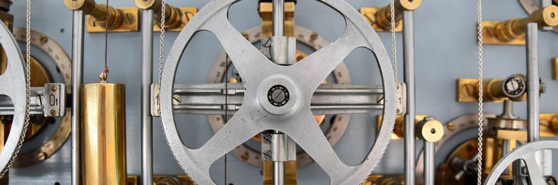 Der Gezeitenrechner funktioniert zwar noch analog-mechanisch, lässt sich aber bereits programmieren.