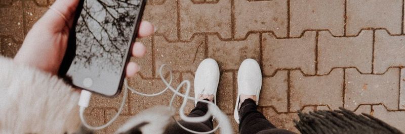 Corporate Podcasts bieten die Möglichkeit, Unternehmen erlebbar zu machen und Werte zu vermitteln.