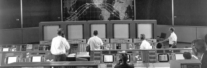 Das Mission Control Center ist heute Bestandteil des Space Center Houston, das als eines der bedeutendsten Wissenschafts- und Technikmuseen der Welt gilt.