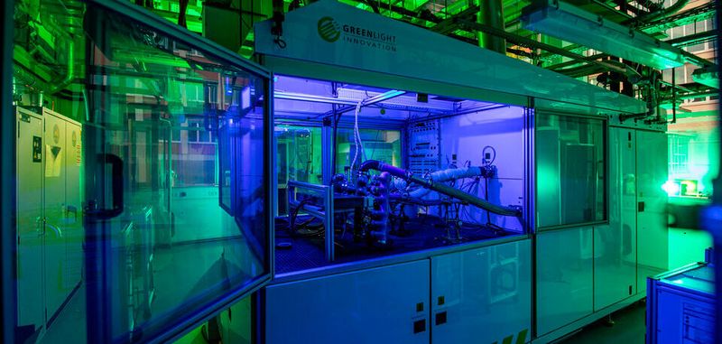 Das neue Brennstoffzellenlabor gehört zu den modernsten in Deutschland. Herz des neuen Brennstoffzellenlabors ist ein Hochleistungsprüfstand zum dauerhaften Test von Antriebsleistungen bis zu 150 Kilowatt.