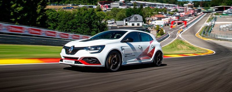 Der Renault Mégane R.S. Trophy-R hat in Spa-Francorchamps einen neuen Rundenrekord für frontangetriebene Serienfahrzeuge aufgestellt.
