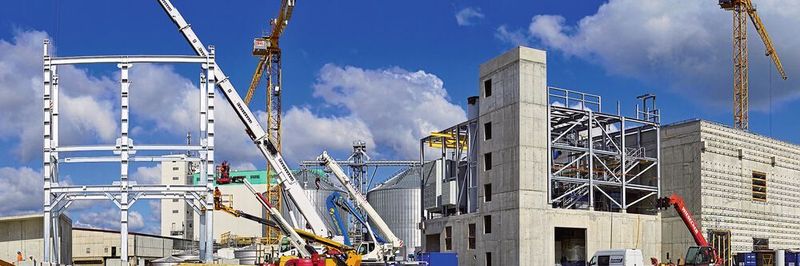 Beim Industriebau ist viel Flexibilität in der Gebäudeplanung sowie Erfahrung und Kompetenz im wirtschaftlichen Bauen gefragt.