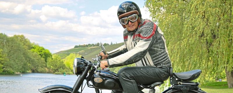 Es warten traumhafte Oldtimerstrecken im Herzen Mainfrankens: Lifestyle mit Bike, Wein und Businessesprit.