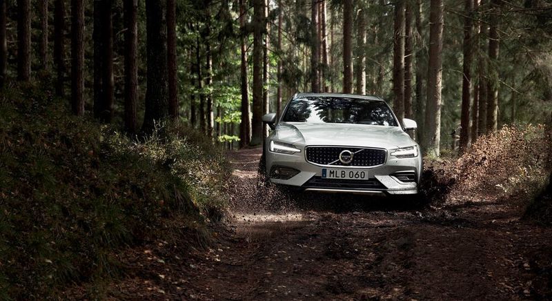 Volvo legt den V60 höher und nennt ihn Cross Country. Leichtes Gelände meistert er so recht gut, seine Stärken liegen aber in Wirklichkeit ganz woanders.