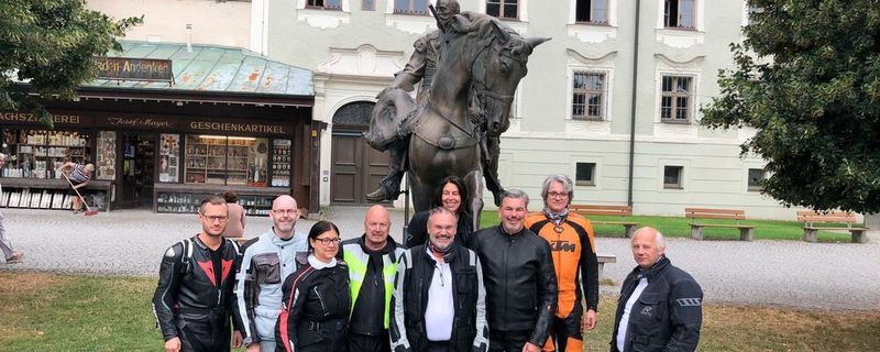 Gruppe 2 in Altötting (v.li.): Manuel Höllering, Rainer Hoffmann, Christina Batzelt, Hannjuerg Lacher, Uli Ritter, Regine und Matthias Kroner, Jürgen Sterzik, Frank Raspe.