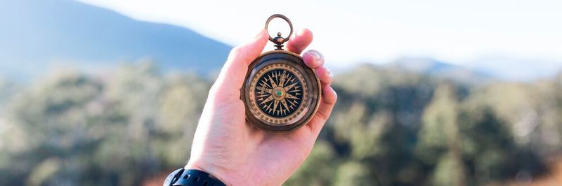 Während sich B2C-Kunden auf ihrer Customer Journey gern inspirieren lassen, weiß der B2B-Käufer bereits recht genau, welches Produkt er sucht.