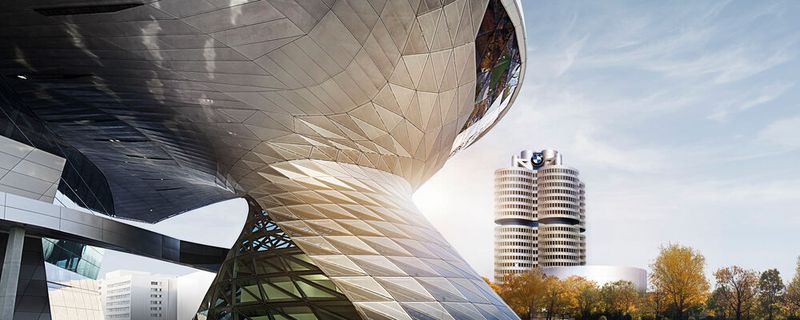 BMW investiert in neue Modelle und baut die Werke für die gleichzeitige Fertigung von Verbrennern und Elektromotoren um.