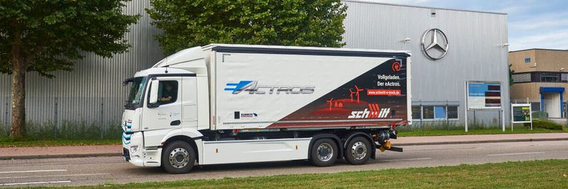 Zehn „eActros“-Elektro-Lkw sind momentan Testweise in Deutschland und der Schweiz im Einsatz.