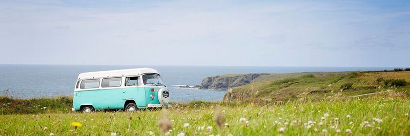 Ein Klassiker - der VW Bulli. Die neue elektrisierte Variante ist dank generativem Design leichter und somit sparsamer.