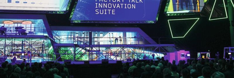 Die imposante Bühne bot die Kulisse für Keynotes und Vorträge von Vordenkern der digitalen Industrie.