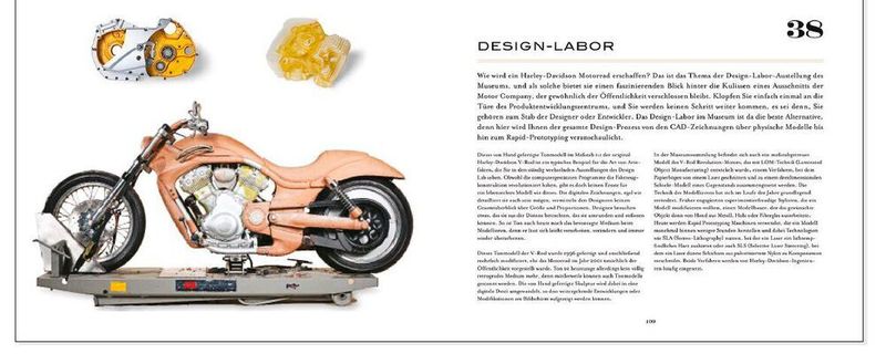 Entlang des Weges stoßen sie auf Rennfahrer, Weltreisende, Designer, Ingenieure und all die anderen Protagonisten, Ereignisse und Entwicklungen, die zusammen eine große Motorrad-Geschichte ergeben.