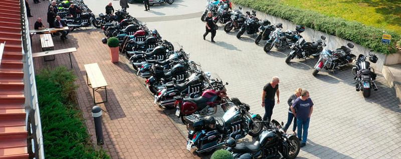Neben dem gigantischen Triebwerk schätzen die Big Biker auch den martialischen Auftritt der Rocket und den im Vergleich zu Serienmodellen anderer Hersteller um 50 Prozent höheren Drehmoment sowie ihre Beschleunigung.