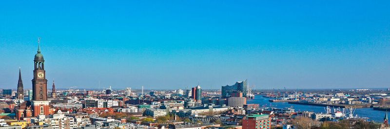 Hamburg liegt beim Bundesländer-Ranking der sozialversicherungspflichtig Beschäftigten in ITK-Berufen noch immer einen knappen Prozentpunkt vor dem Zweitplatzierten Berlin.