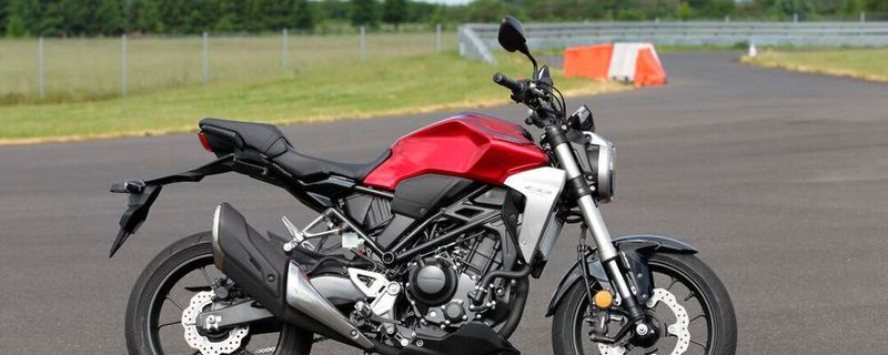 Honda ruft insgesamt 21.000 Fahrzeuge in die Werkstatt, darunter die CB 300 R, Modelljahr 2018.